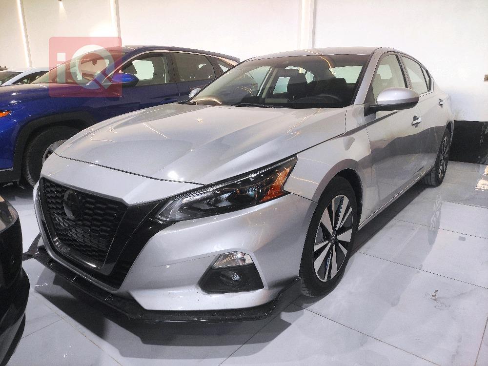 نيسان ألتيما